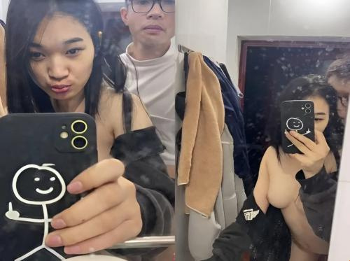 Pemuda berkacamata dan selimut itu mampu menikmati kenangan gadis erotis itu