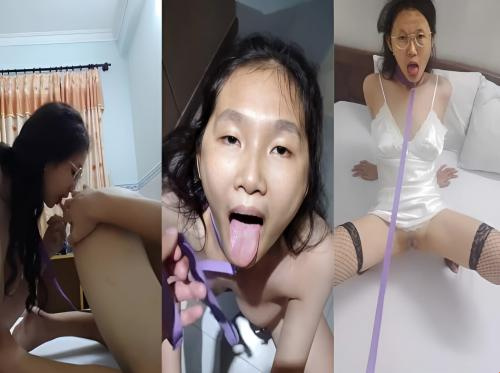 Some em Samslave kính cận cùng bạn thân trong nhà nghỉ